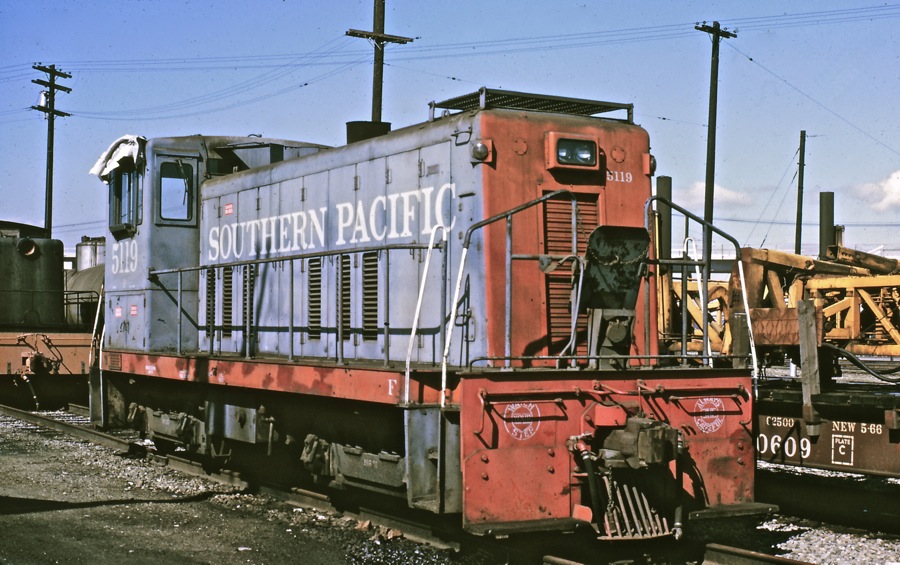 5119 Sits in West Oakland on March 1, 1969 after SP sold the locomotive back to General Electric. She awaits purchase from White City Terminal and Utility Co. Photo by Bob Z.